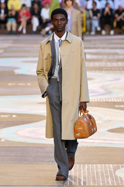 Look 38